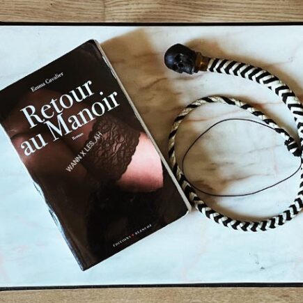 Retour au manoir emma cavalier avis